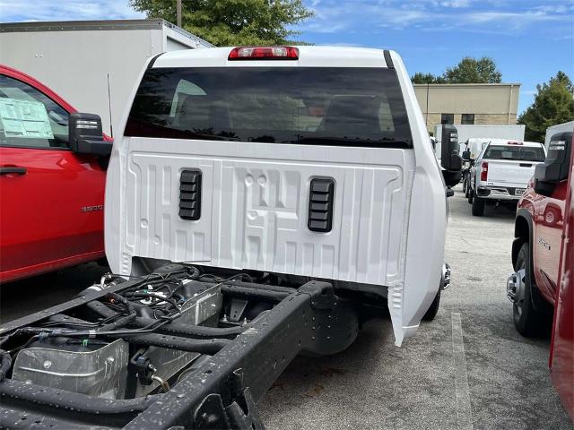 2024 Chevrolet Silverado 3500 HD Chassis Cab Vehicle Photo in ALCOA, TN 37701-3235