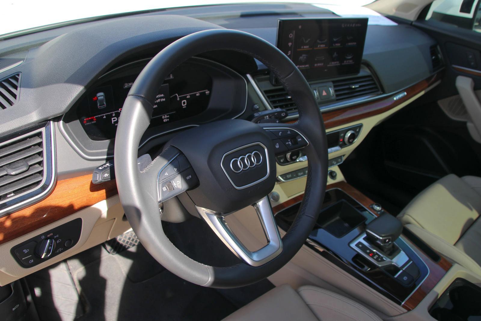 2024 Audi Q5 Vehicle Photo in SUGAR LAND, TX 77478