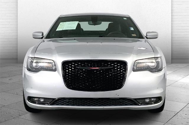 2023 Chrysler 300 Vehicle Photo in Lees Summit, MO 64086