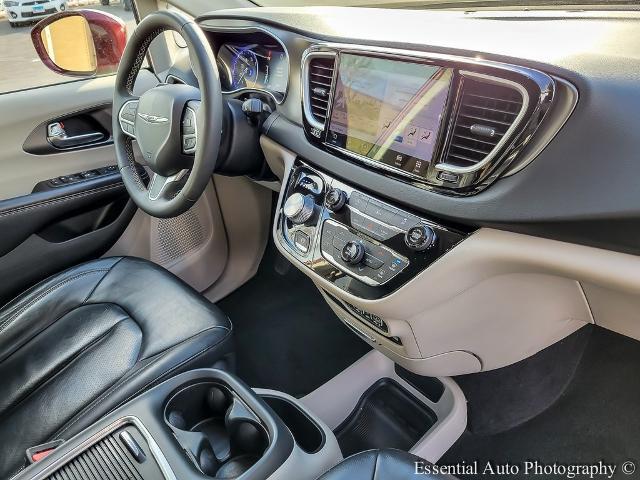 2022 Chrysler Pacifica Vehicle Photo in OAK LAWN, IL 60453-2517