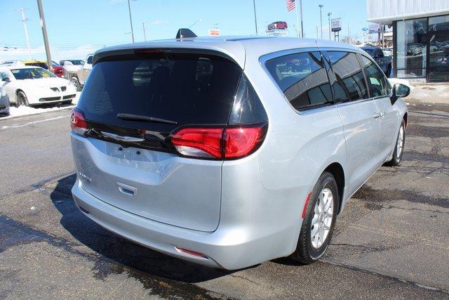 2022 Chrysler Voyager Vehicle Photo in SAINT CLAIRSVILLE, OH 43950-8512