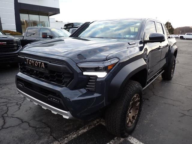 2024 Toyota Tacoma 4WD Vehicle Photo in ZELIENOPLE, PA 16063-2910