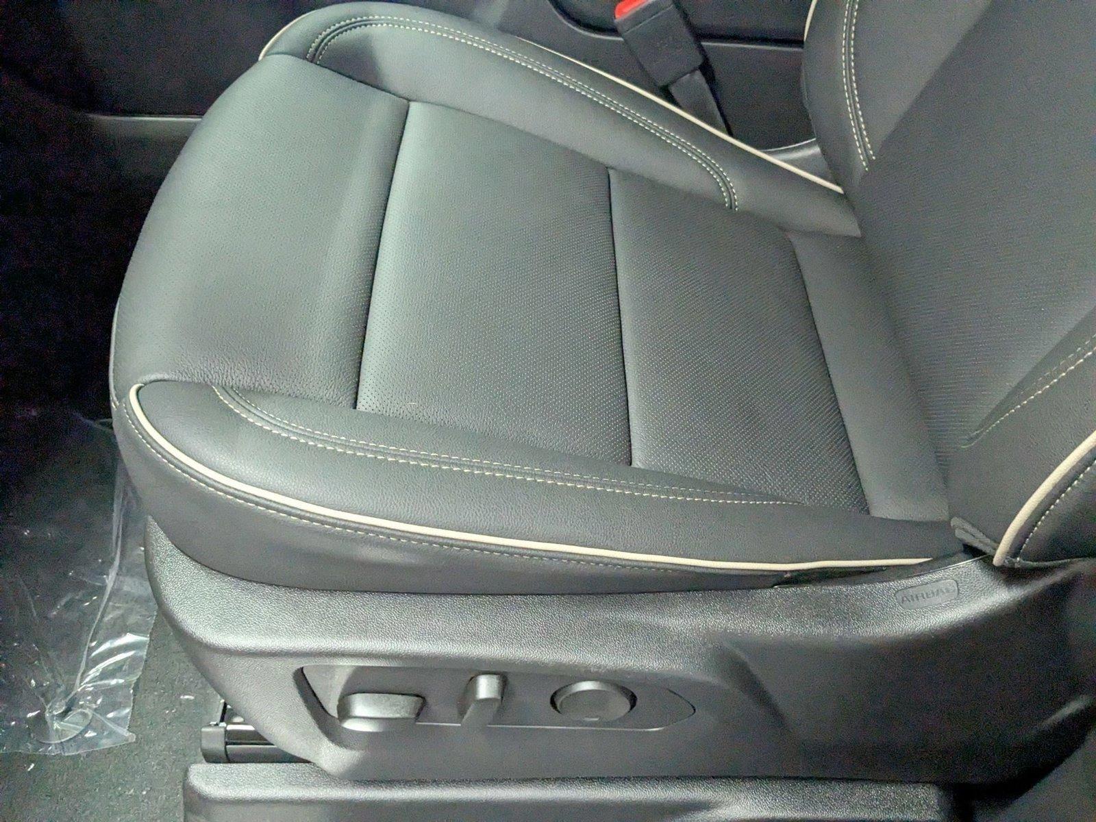2025 Chevrolet Suburban Vehicle Photo in PEMBROKE PINES, FL 33024-6534