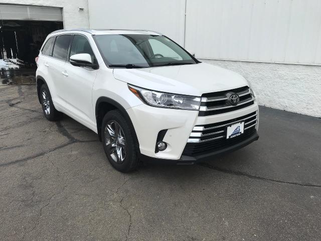 2018 Toyota Highlander Vehicle Photo in GREEN BAY, WI 54303-3330