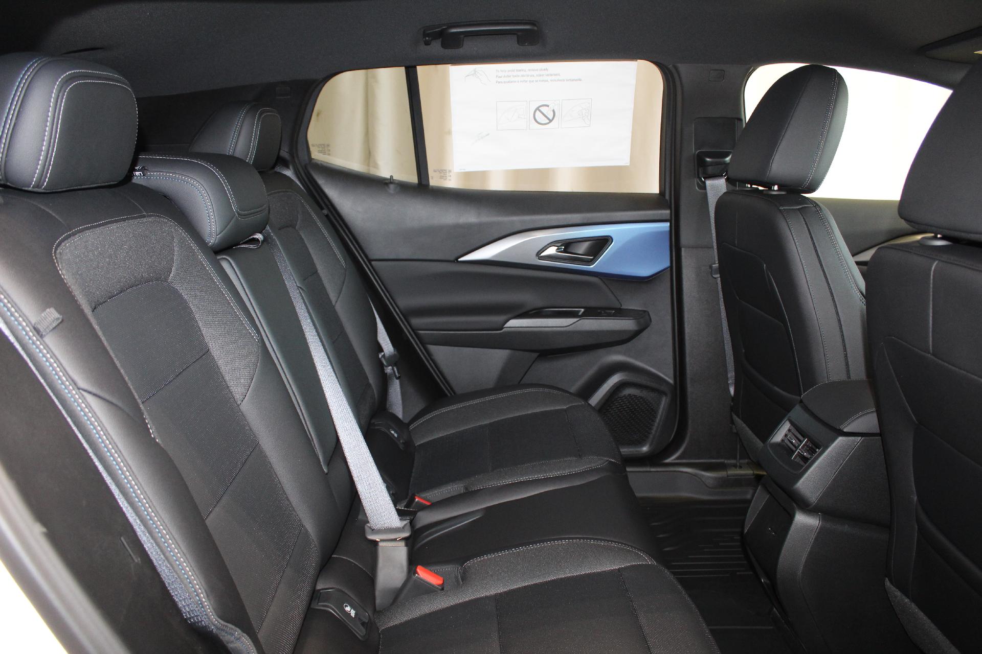 2025 Chevrolet Equinox EV Vehicle Photo in NORTHAMPTON, MA 01060-1120