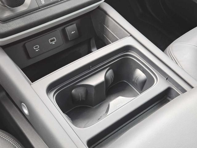 2024 Defender Vehicle Photo in AUSTIN, TX 78717