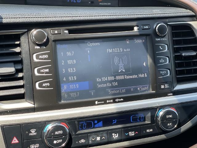 2019 Toyota Highlander Vehicle Photo in BENTONVILLE, AR 72712-4322