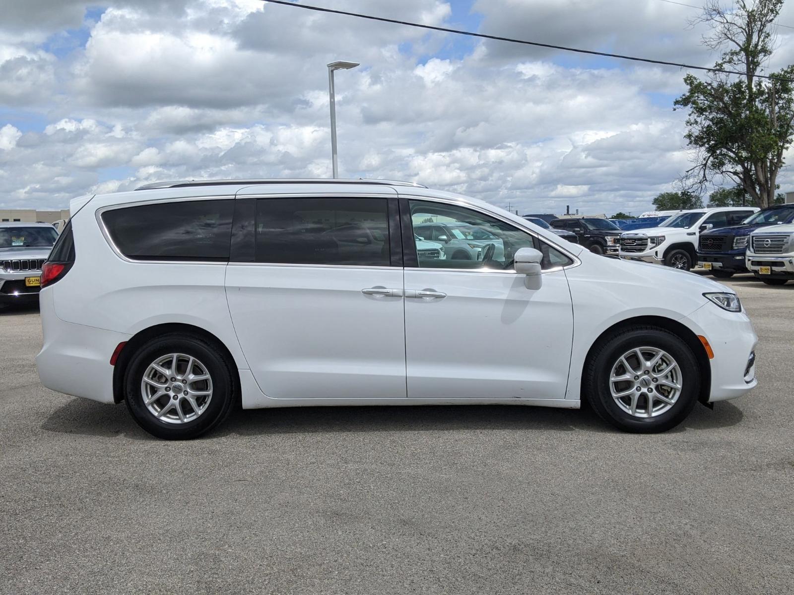 2021 Chrysler Pacifica Vehicle Photo in Seguin, TX 78155