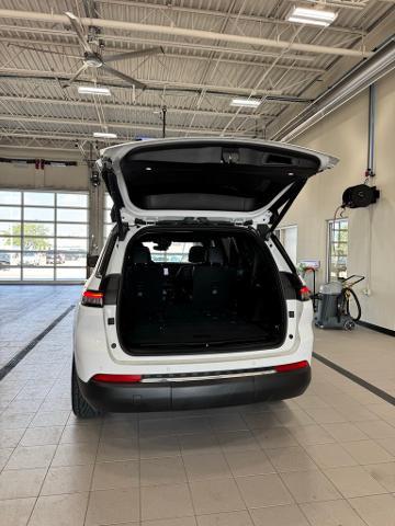 2024 Jeep Grand Cherokee L Vehicle Photo in Peoria, IL 61615