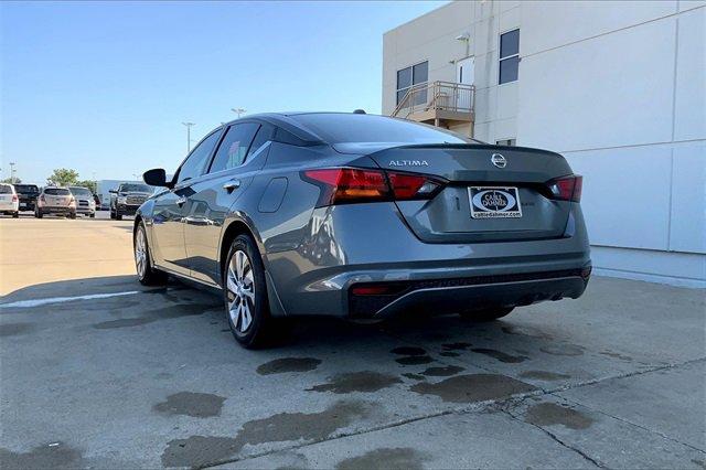 2019 Nissan Altima Vehicle Photo in TOPEKA, KS 66609-0000