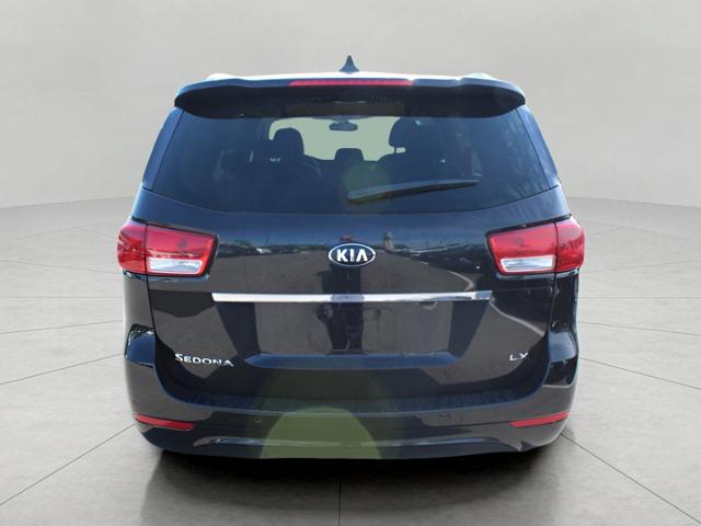 2017 Kia Sedona Vehicle Photo in Green Bay, WI 54304
