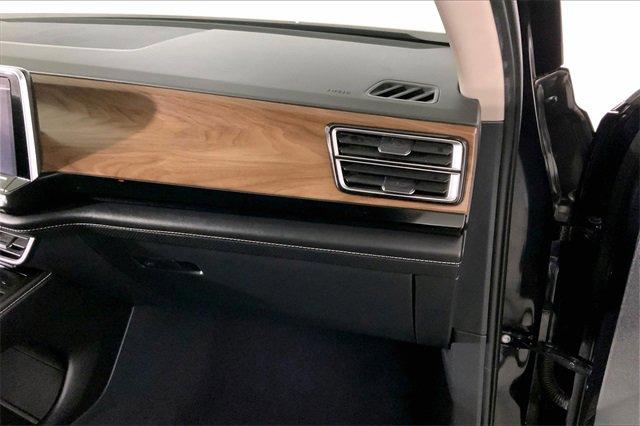 2024 Volkswagen Atlas Vehicle Photo in INDEPENDENCE, MO 64055-1314