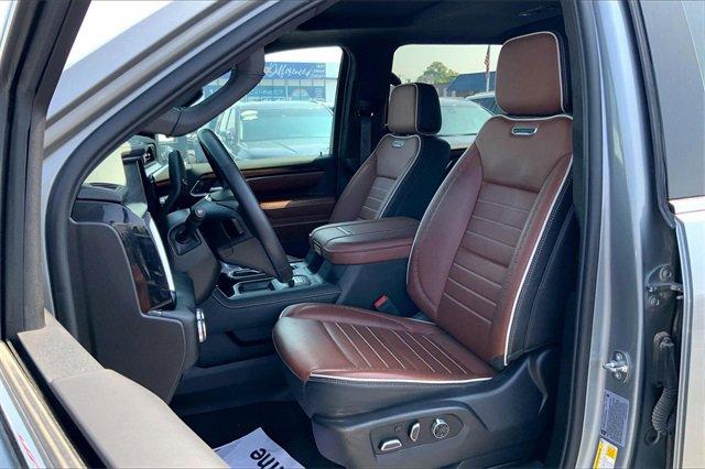 2024 GMC Sierra 3500 HD Vehicle Photo in INDEPENDENCE, MO 64055-1377