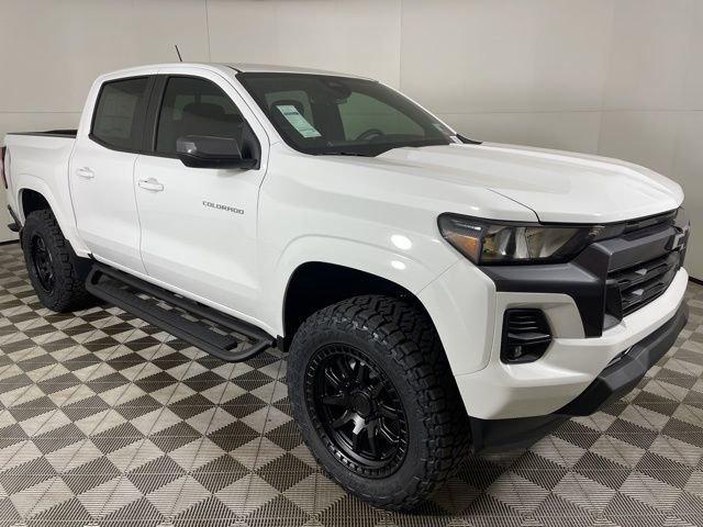 2024 Chevrolet Colorado Vehicle Photo in PHOENIX, AZ 85014-3381