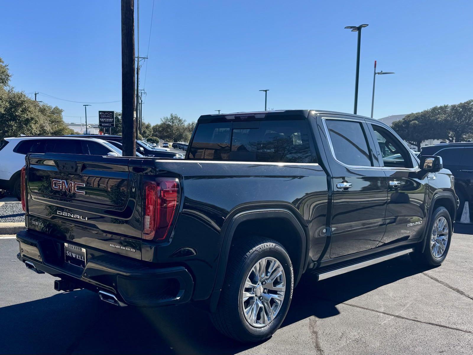 2024 GMC Sierra 1500 Vehicle Photo in DALLAS, TX 75209-3016