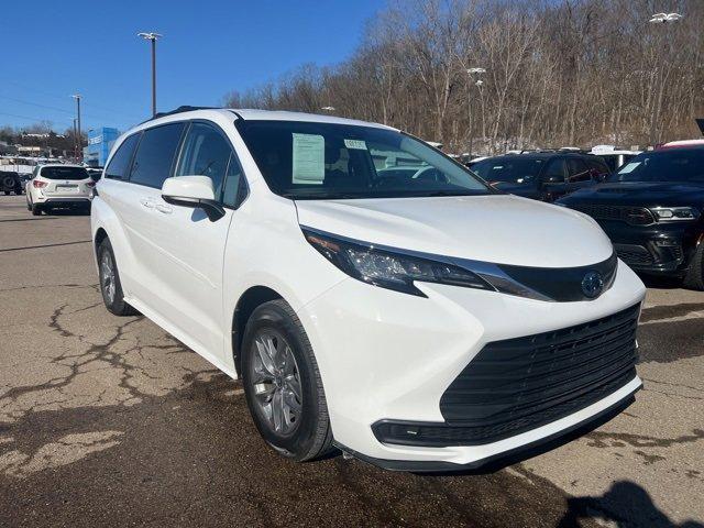 2022 Toyota Sienna Vehicle Photo in MILFORD, OH 45150-1684