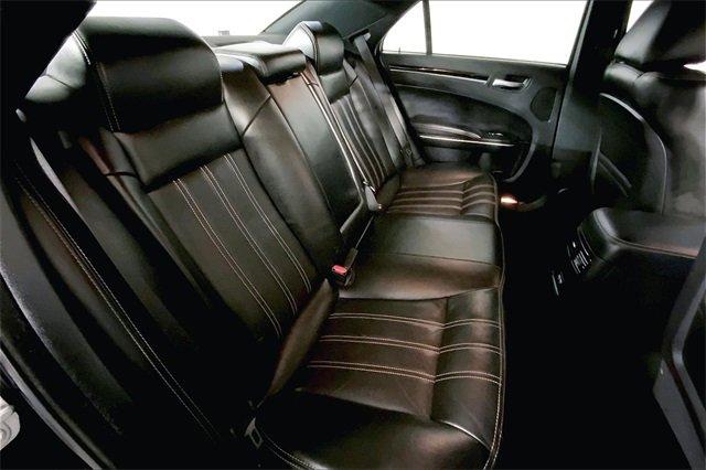 2022 Chrysler 300 Vehicle Photo in KANSAS CITY, MO 64114-4502