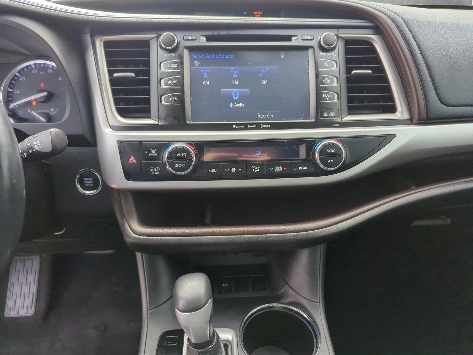 2019 Toyota Highlander Vehicle Photo in Memphis, TN 38125