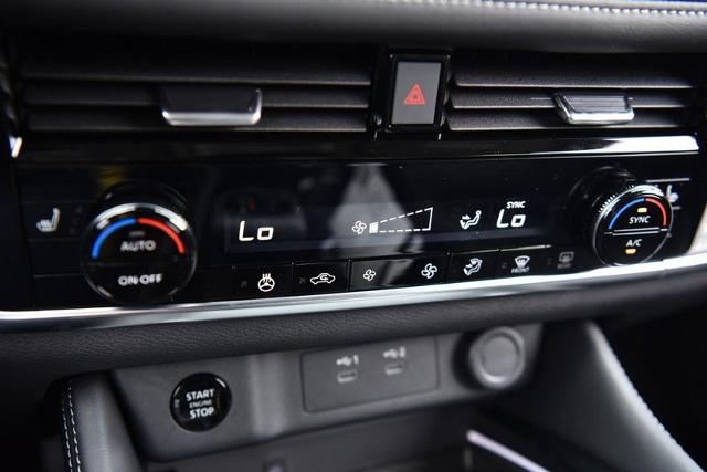 2025 Nissan Rogue Vehicle Photo in Ballwin, MO 63011