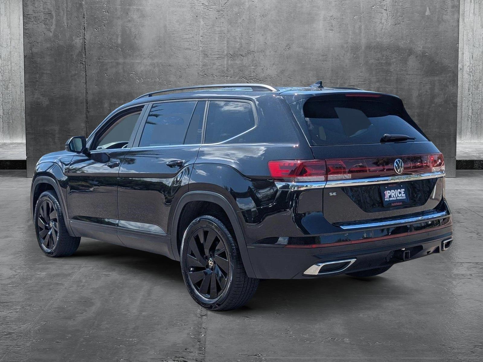 2024 Volkswagen Atlas Vehicle Photo in Wesley Chapel, FL 33544