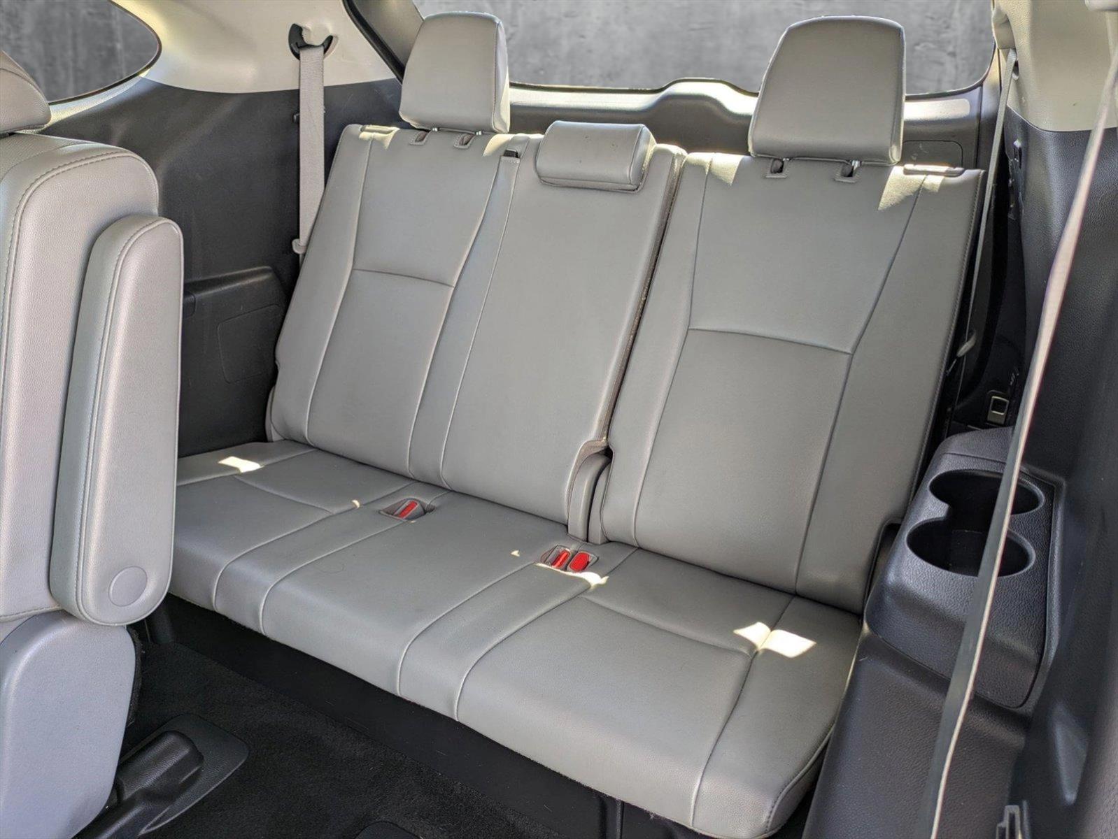 2022 Toyota Highlander Vehicle Photo in Tustin, CA 92782