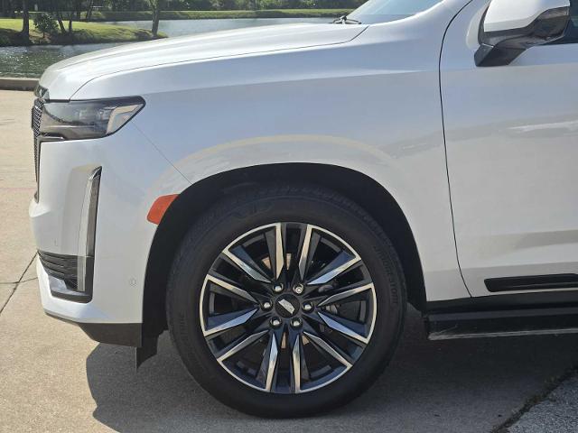 2022 Cadillac Escalade Vehicle Photo in DENTON, TX 76210-9321