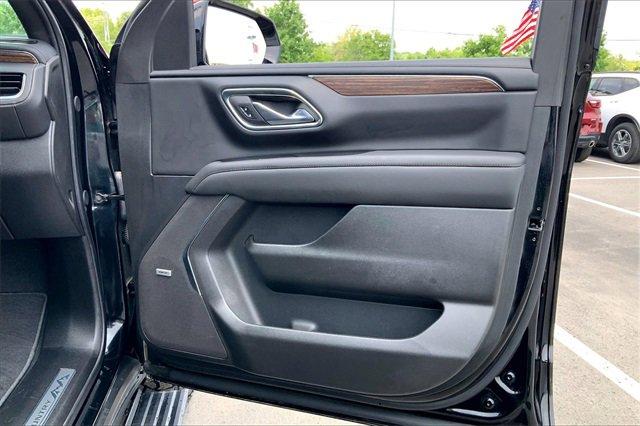 2024 Chevrolet Suburban Vehicle Photo in KANSAS CITY, MO 64114-4502