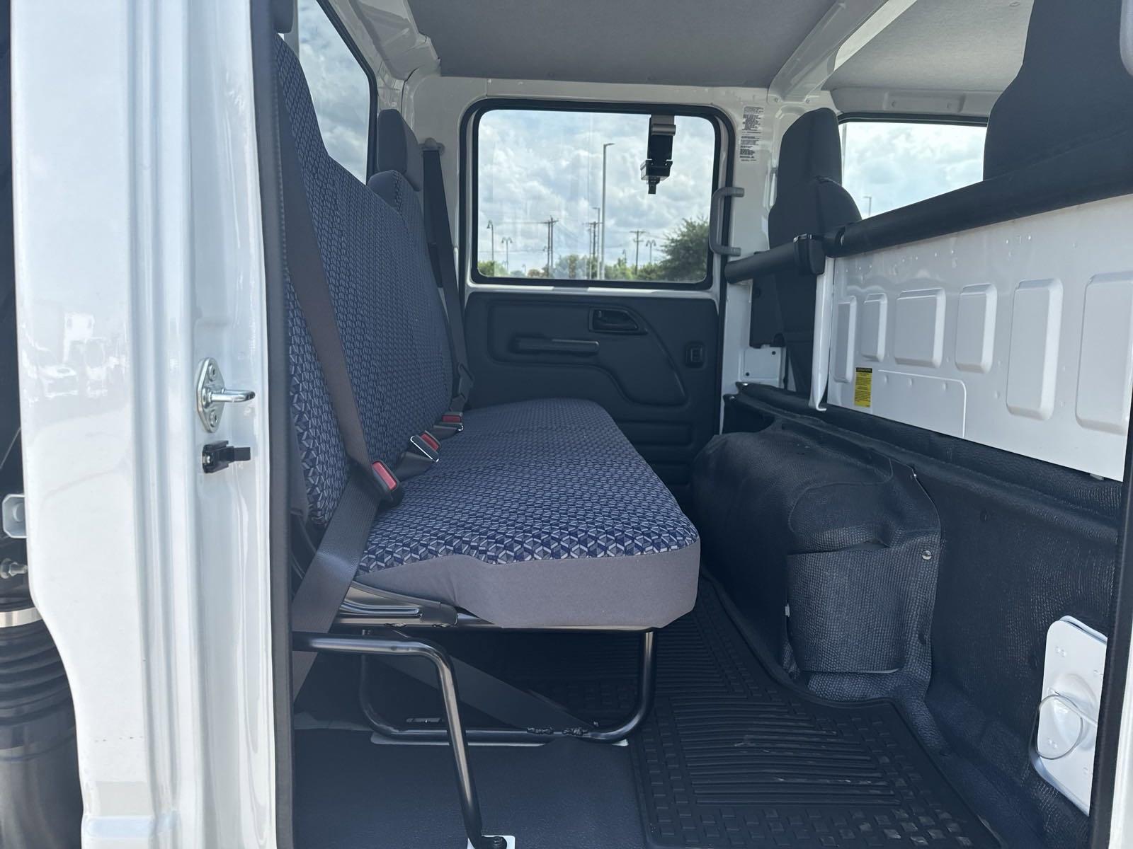 2025 Chevrolet Low Cab Forward 4500 Vehicle Photo in GEORGETOWN, TX 78626-7508