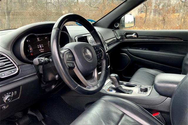 2020 Jeep GRAND CHEROKEE Vehicle Photo in KANSAS CITY, MO 64114-4545