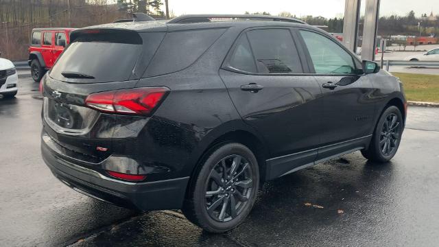 2022 Chevrolet Equinox Vehicle Photo in MOON TOWNSHIP, PA 15108-2571