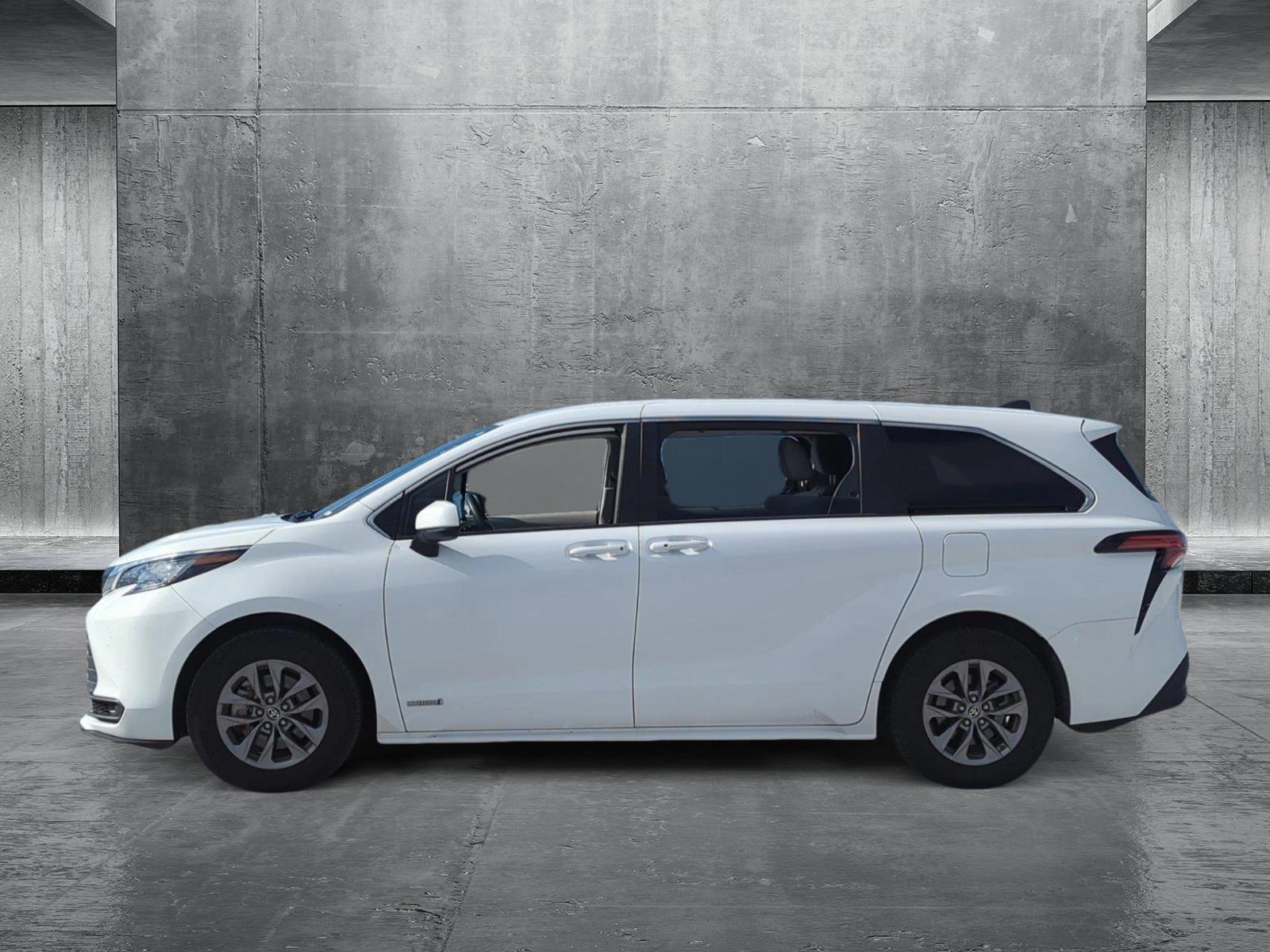 2021 Toyota Sienna Vehicle Photo in Ft. Myers, FL 33907