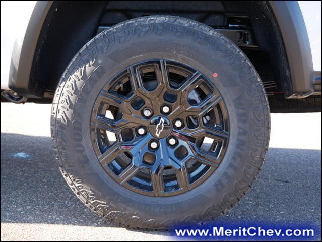 2025 Chevrolet Colorado Vehicle Photo in MAPLEWOOD, MN 55119-4794