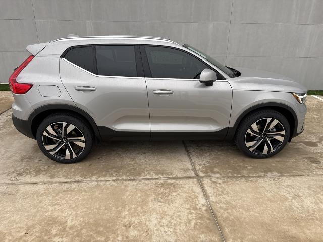 2025 Volvo XC40 Vehicle Photo in Grapevine, TX 76051