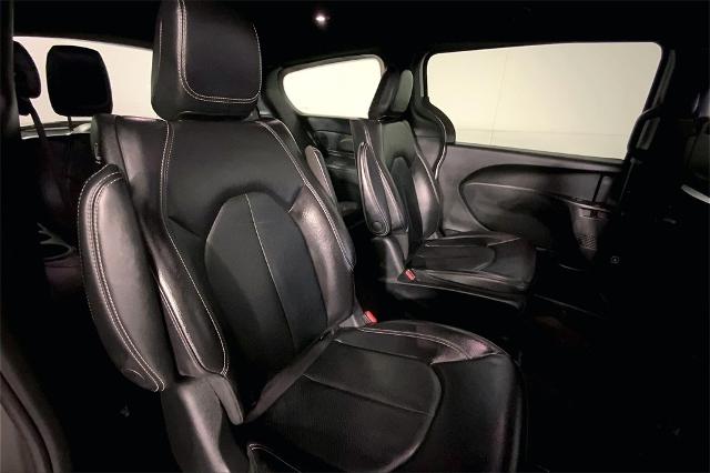 2022 Chrysler Pacifica Vehicle Photo in Kansas City, MO 64114