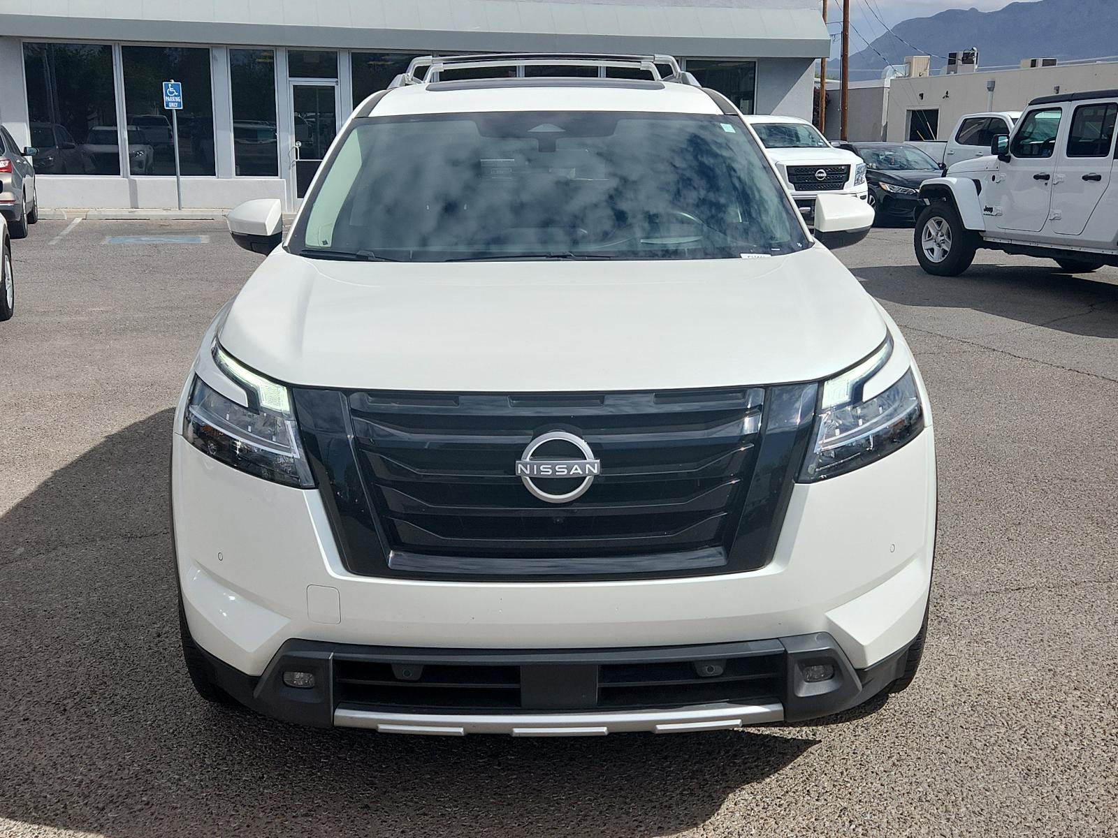 2023 Nissan Pathfinder Vehicle Photo in Albuquerque, NM 87110