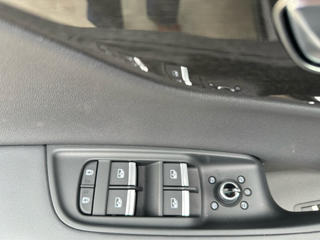 2025 Audi Q7 Vehicle Photo in HOUSTON, TX 77090
