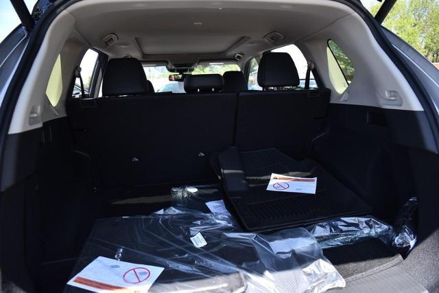 2025 Nissan Rogue Vehicle Photo in Ballwin, MO 63011