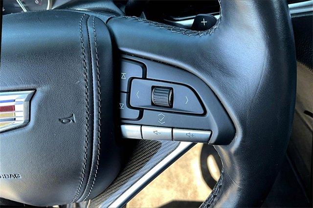 2022 Cadillac XT6 Vehicle Photo in TOPEKA, KS 66609-0000