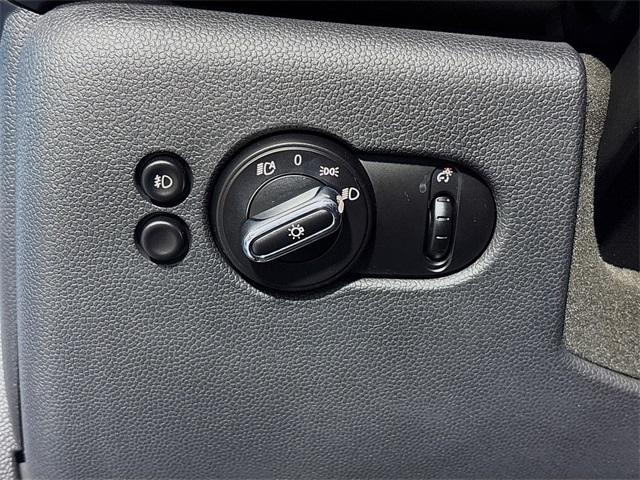 2015 MINI Cooper S Hardtop 4 Door Vehicle Photo in Puyallup, WA 98371