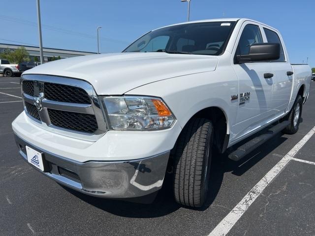 2019 Ram 1500 Classic Vehicle Photo in GREEN BAY, WI 54304-5303