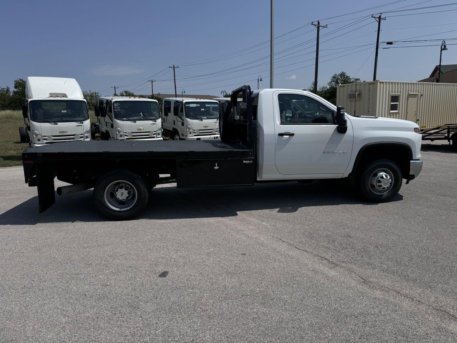 2024 Chevrolet Silverado 3500 HD Chassis Cab Vehicle Photo in GEORGETOWN, TX 78626-7508