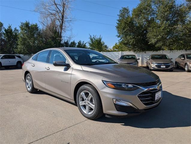 2025 Chevrolet Malibu Vehicle Photo in ENGLEWOOD, CO 80113-6708