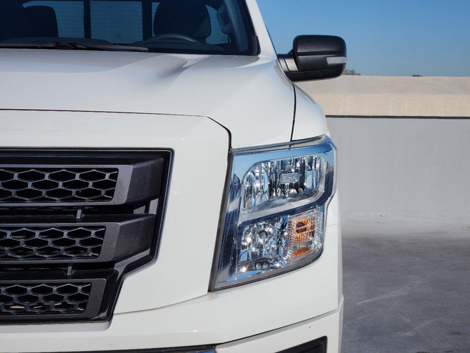 2020 Nissan Titan Vehicle Photo in DALLAS, TX 75209