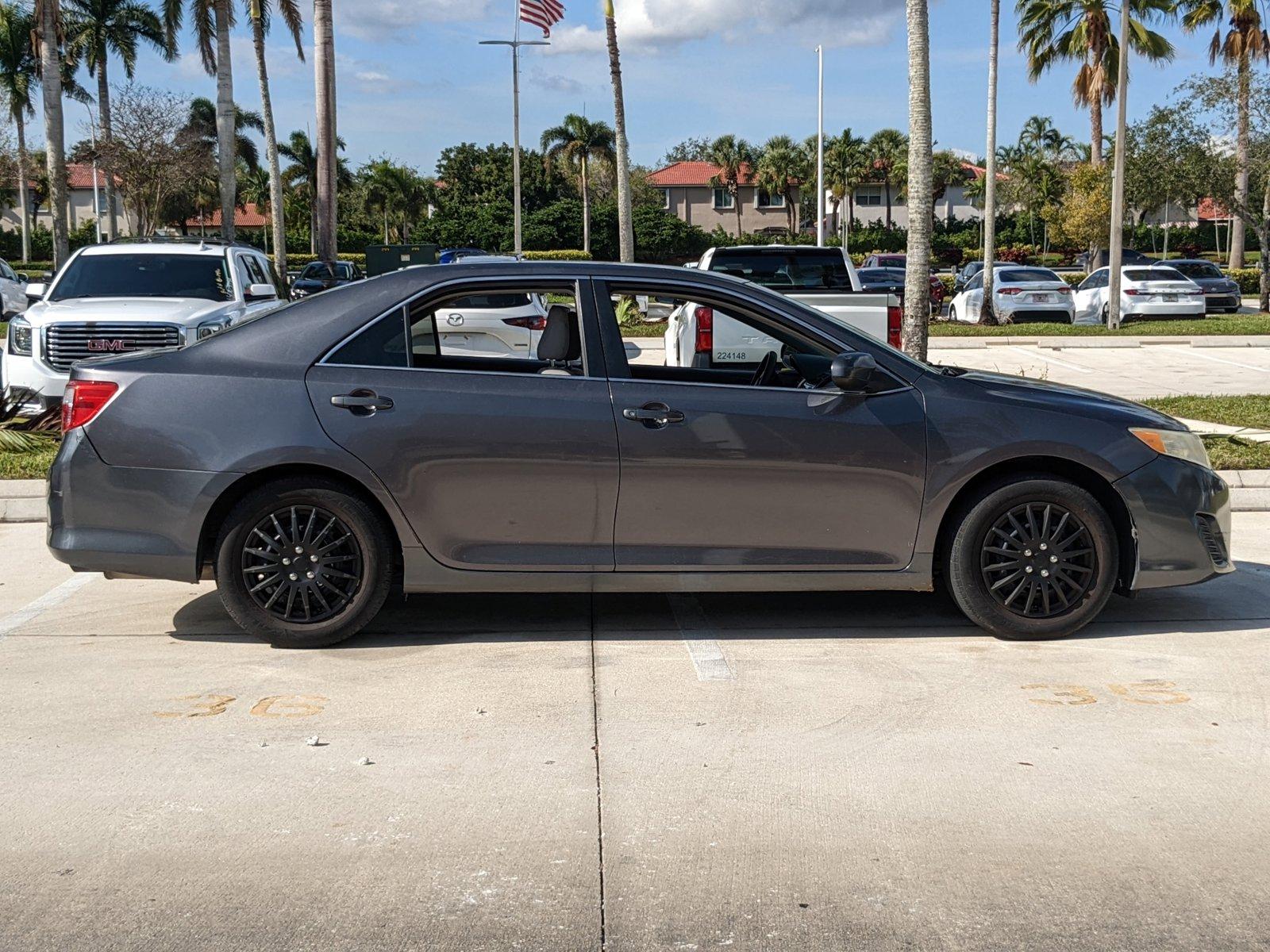 2014 Toyota Camry Vehicle Photo in Davie, FL 33331