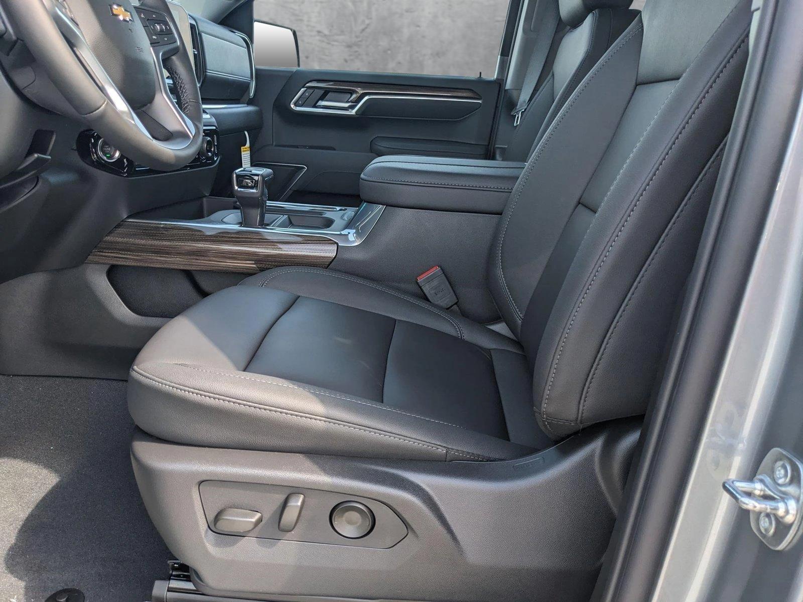 2025 Chevrolet Silverado 1500 Vehicle Photo in MIAMI, FL 33172-3015
