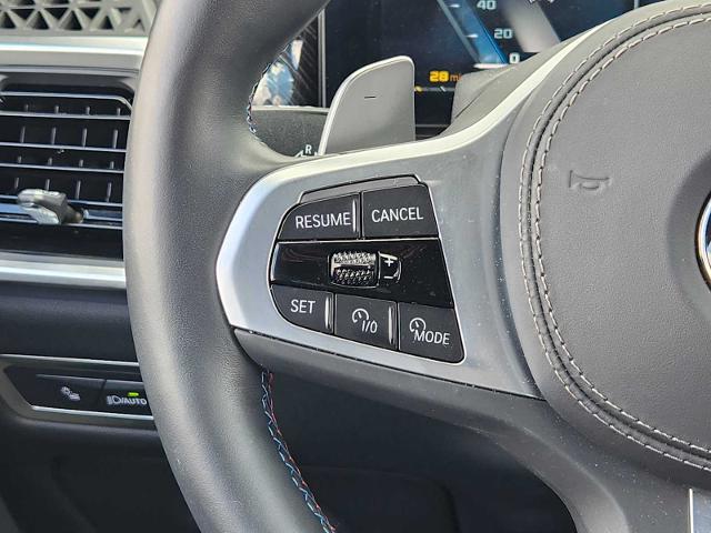 2025 BMW X7 M60i Vehicle Photo in PLANO, TX 75024
