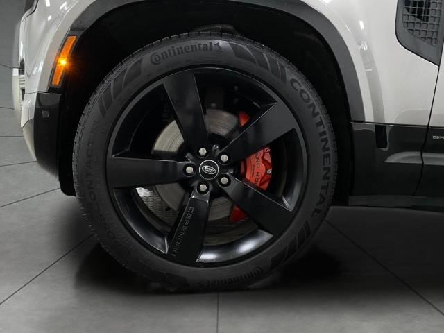 2024 Defender Vehicle Photo in Appleton, WI 54913