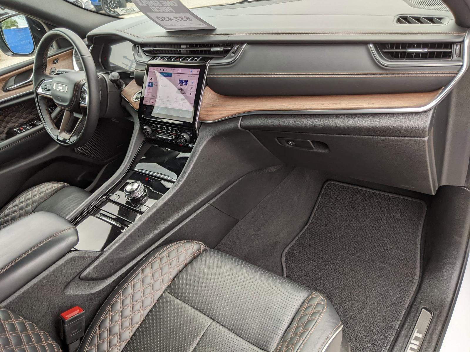 2022 Jeep Grand Cherokee Vehicle Photo in Seguin, TX 78155