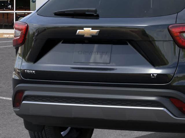 2025 Chevrolet Trax Vehicle Photo in MOON TOWNSHIP, PA 15108-2571