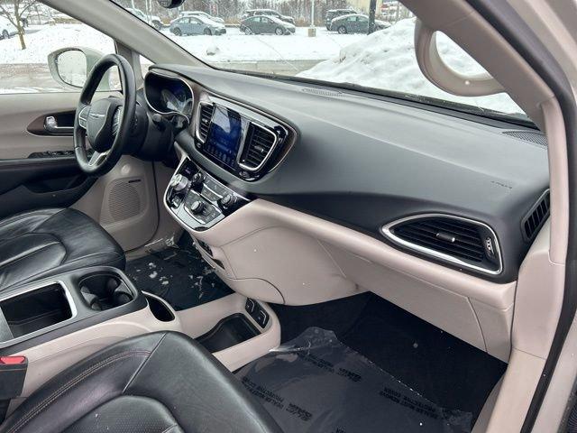 2017 Chrysler Pacifica Vehicle Photo in MEDINA, OH 44256-9631